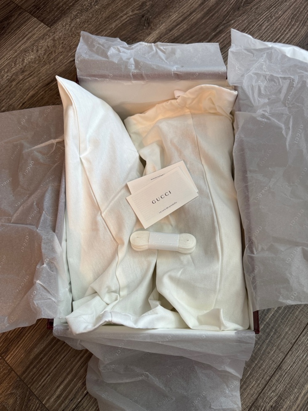 Gucci Navy & Red Web Stripe Low-Top Sneakers - Picture 8 of 10